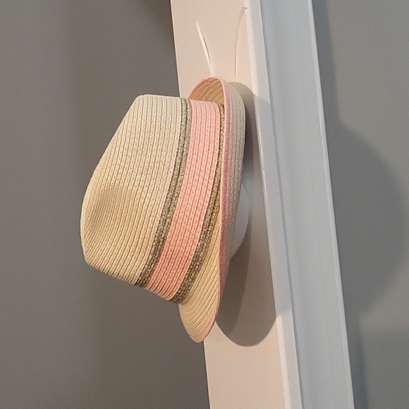 Charming Charlie's Hat - Picture 1 of 3